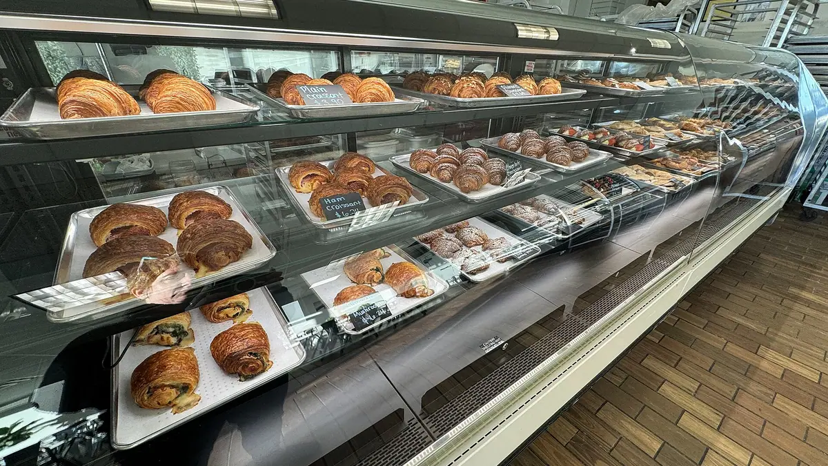 Amirah Cakes And Bakes – patisserie in Barking, London